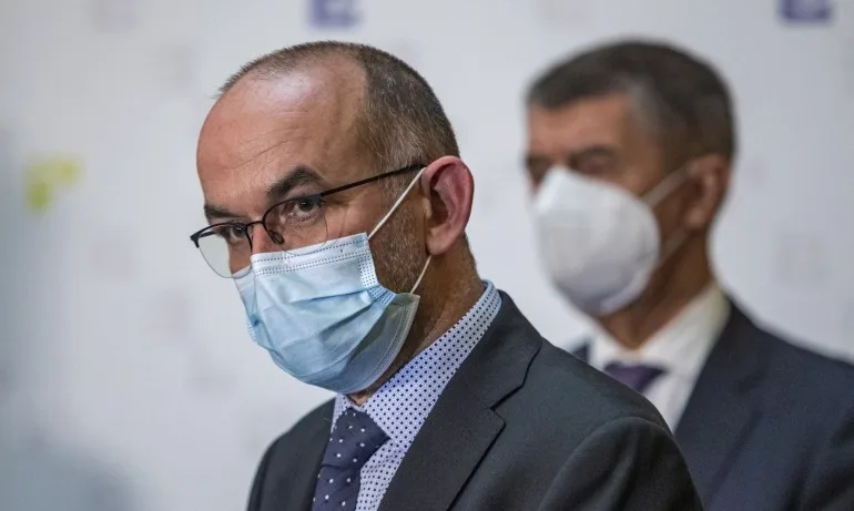 Чешкият здравен министър отказа имунизация с руската Спутник V без позволението на ЕМА - Tribune.bg