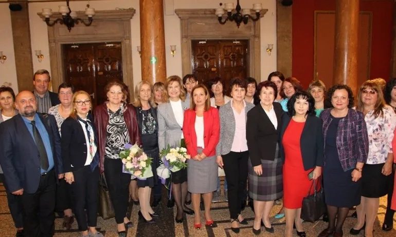 Кандидат-кметът на Перник Вяра Церовска получи силна подкрепа от министри, зам.-министри, народни представители и научната общност - Tribune.bg