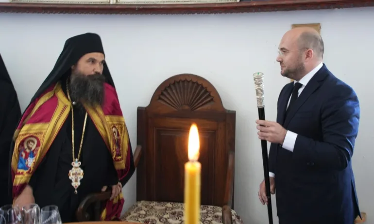 Новият игумен на Зографския манастир бе интронизиран в Атон (СНИМКИ) - Tribune.bg