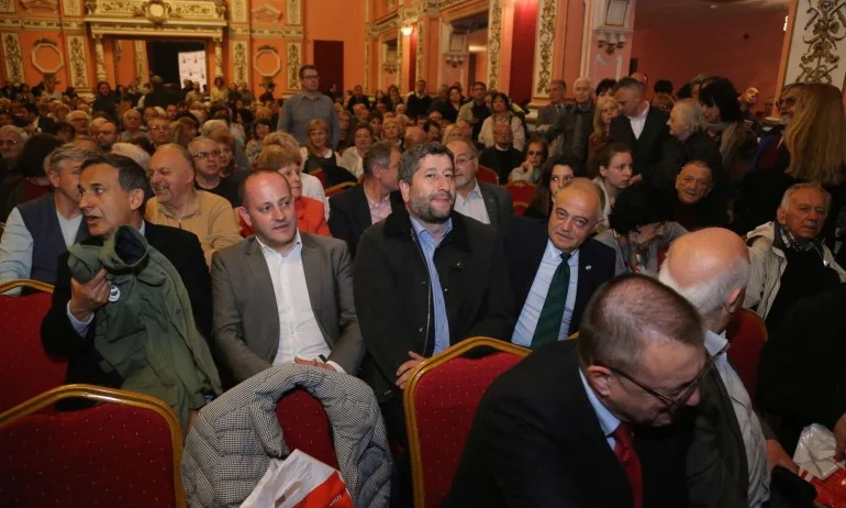 Демократична България не са никаква алтернатива. Не и в момента - Tribune.bg