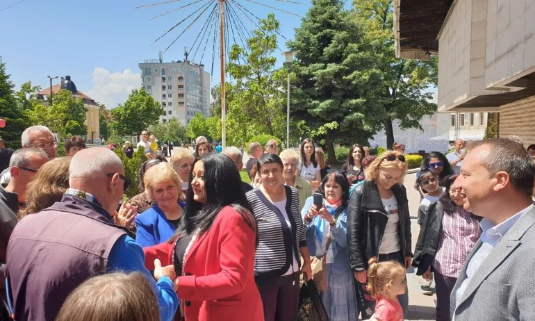 Лиляна Павлова: Задачата ни е да подкрепим малкия и среден бизнес - Tribune.bg