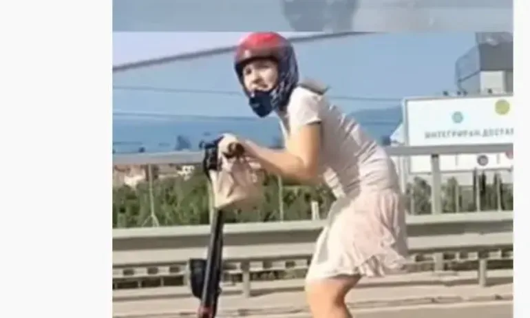 Песен за Емили с тротинетката хит в Tik Tok - Tribune.bg