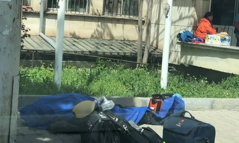 Мъж почина пред болница в София – минути, след като е бил изписан - Tribune.bg