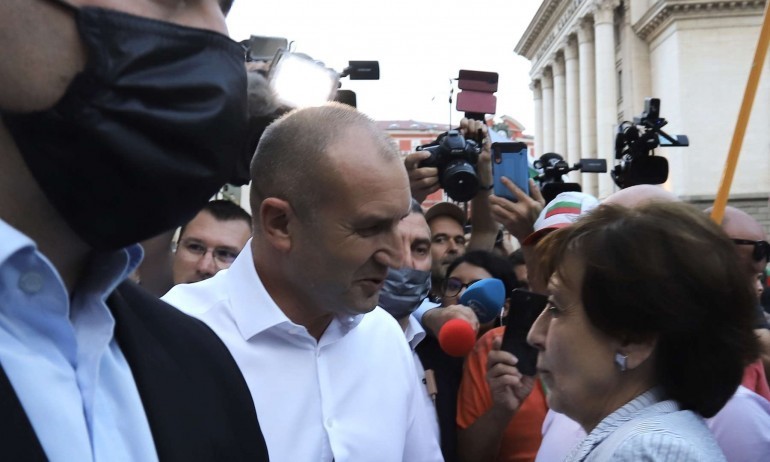 Ренета Инджова предлага 11 май да е датата за сваляне на правителството - Tribune.bg