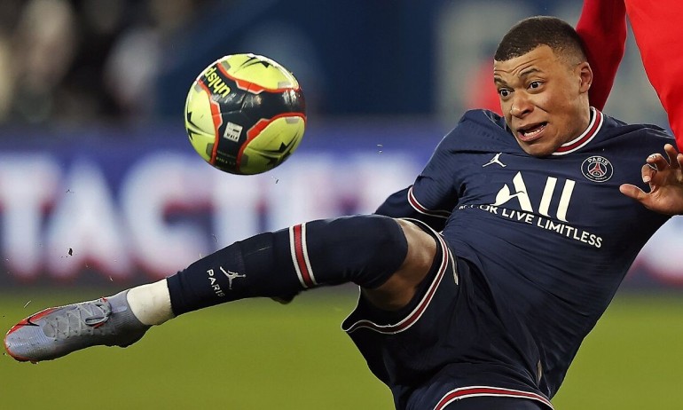 ПСЖ предлага космическа заплата на Мбапе - Tribune.bg