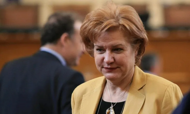 Менда Стоянова: БСП винаги отсъстват, когато се гласува за намаляване на субсидиите - Tribune.bg