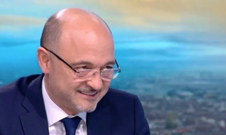 Лекар: Трябват крути мерки срещу COVID-19 сега, докато не е настъпила лавината - Tribune.bg