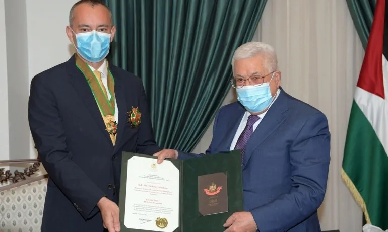 Наградиха Николай Младенов с най-високия орден на Палестина - Tribune.bg