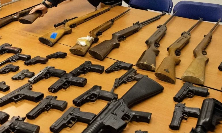 След атаката в Крайстчърч: Новозеландците предават оръжията си - Tribune.bg