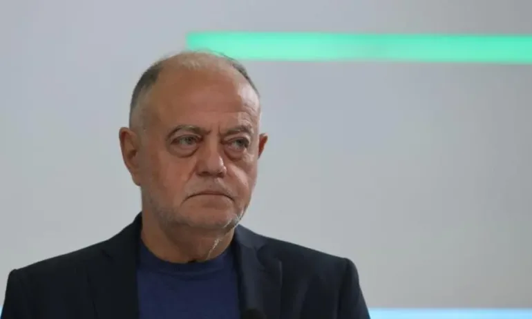 Атанас Атанасов: Някой от Москва натиска копчето на Румен Радев - Tribune.bg