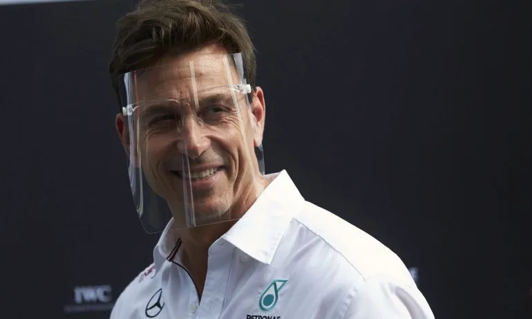 Според Тото Волф няма да се стигне до спиране на сезона - Tribune.bg