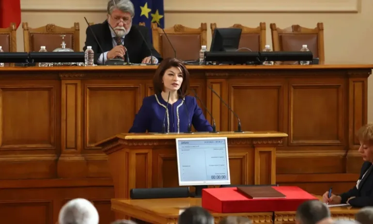 Атанасова: Не можем повече да си позволим дребнави спорове и детински битки и обиди - Tribune.bg