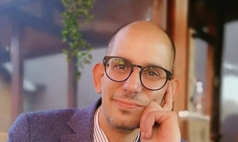 За мръсните чорапи на президента Радев и неговата хунта - Tribune.bg