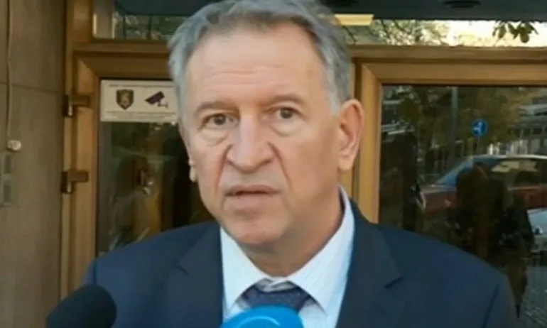 Мрежата с остри реакции за зеления сертификат на Кацаров: Управляват ни бездарни мошеници, отмяна на тази недомислица - Tribune.bg