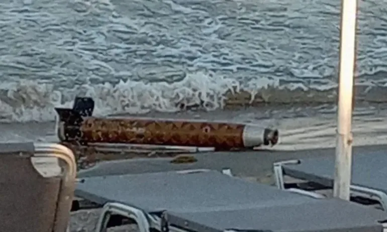 Военен боеприпас изплува на плаж между Поморие и Ахелой - Tribune.bg
