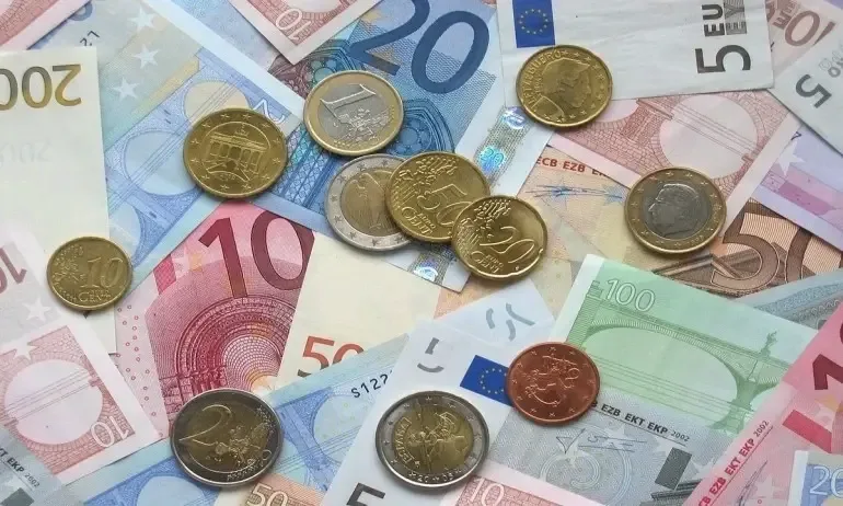 Еврото се отблъсна от дъното, тръгна нагоре - Tribune.bg