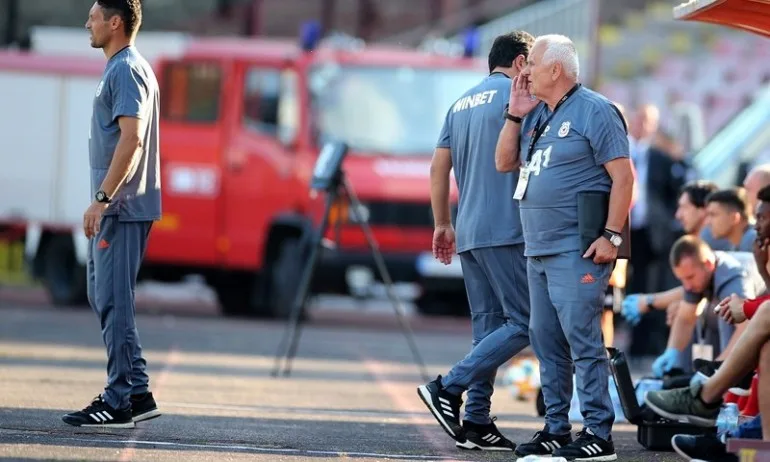 ОФИЦИАЛНО: ЦСКА смени треньора! - Tribune.bg