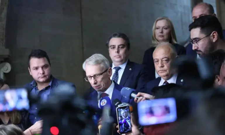 Христо Иванов го нямаше на връчването на мандата, остава да напусне потъващия кораб - Tribune.bg