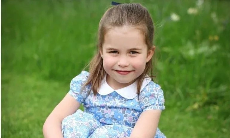Принцеса Шарлот на 4 години - Tribune.bg