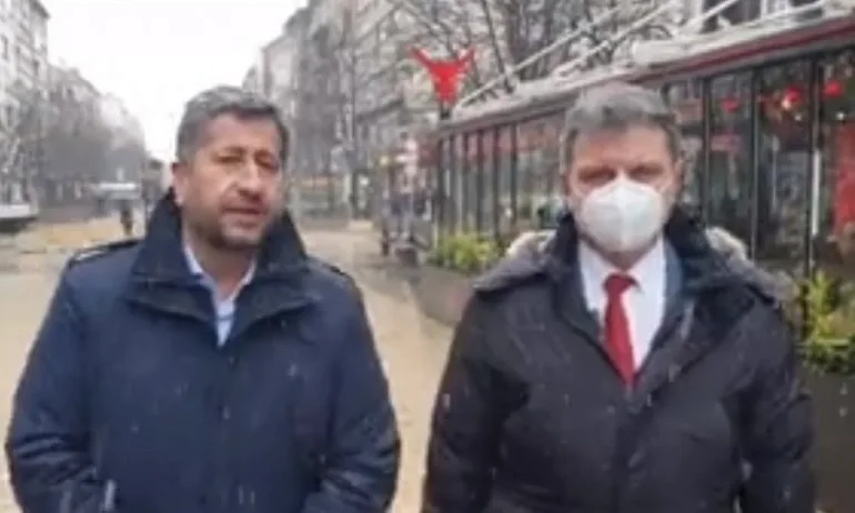 Христо Иванов изкара Симичиев на разходка под снега - Tribune.bg