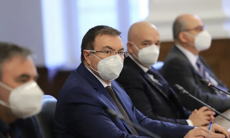 Проф. Ангелов остро към производителя на АстраЗенека: Нямаме нужда от учтивости, а от ваксини - Tribune.bg