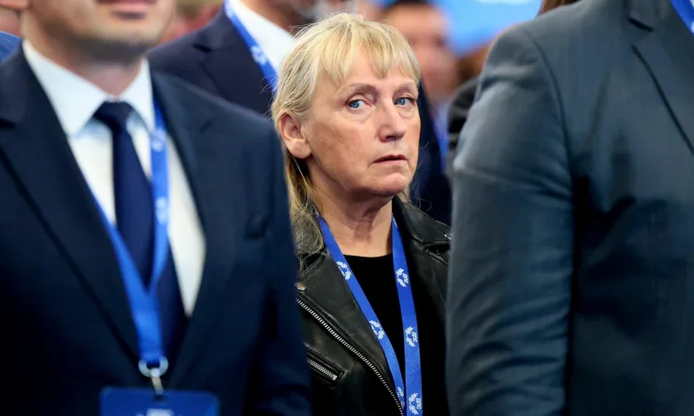 Елена Йончева и Танер Кабилов напускат групата Обнови Европа в ЕП - Tribune.bg