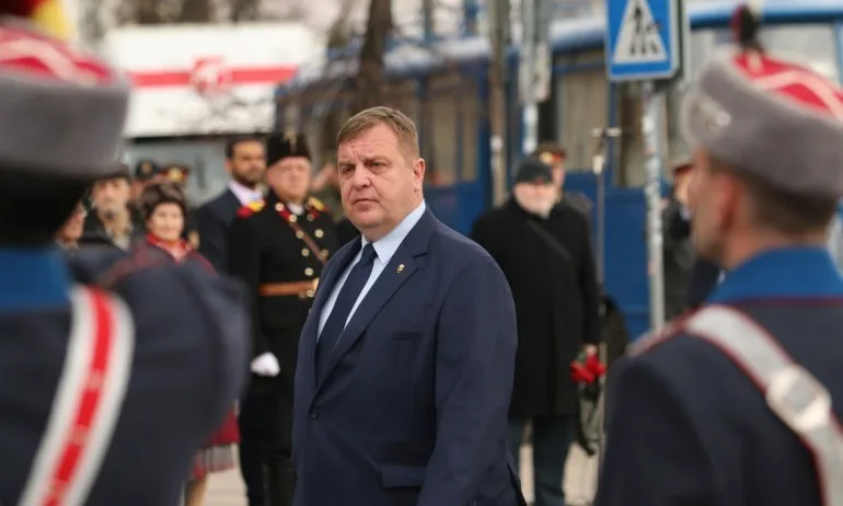 Българската армия изпълнява задълженията си в условията на въведени противоепидемични мерки - Tribune.bg