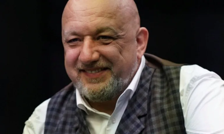 Кралев за състезанията без публика: Радевата чета пропиля ваксинацията, а Кацаров отиде на море - Tribune.bg