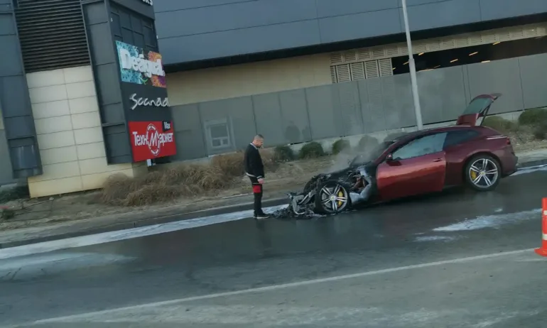 Скъпарско Ферари изгоря на Околовръстното в София (ВИДЕО) - Tribune.bg