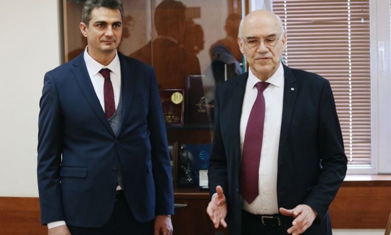 КС образува дело заради избора на нов председател на КЕВР - Tribune.bg