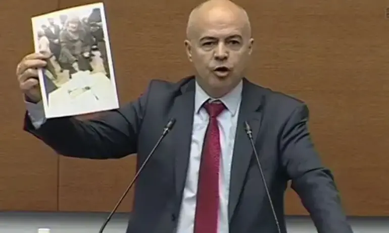 БСП за тортата на ПП-ДБ и СС: Вие сте новите варвари на България - Tribune.bg