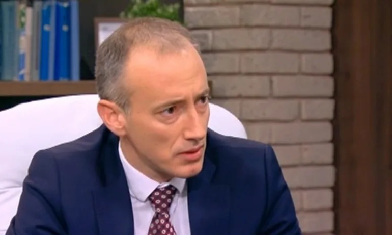 Красимир Вълчев: Между 60 и 70 000 са рисковите ученици у нас - Tribune.bg