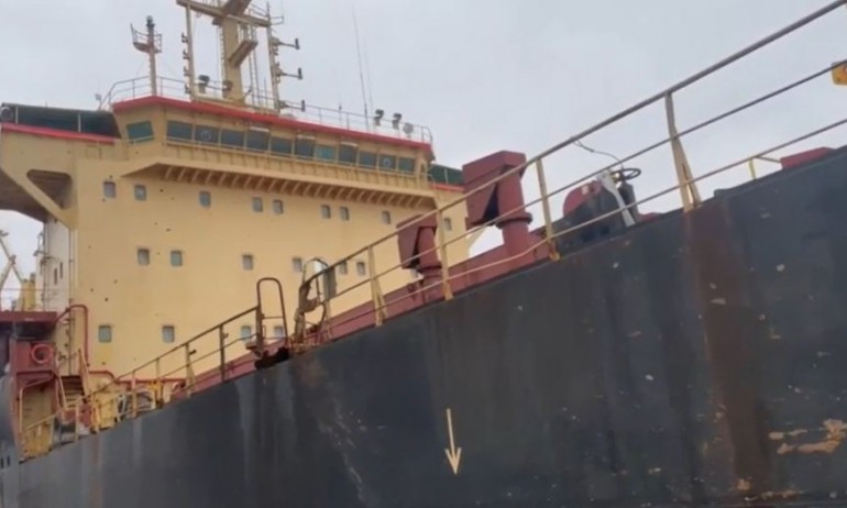В Мариупол край кораба „Царевна“ със сигурност са се водили