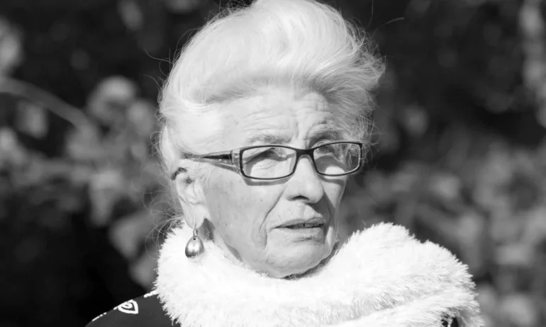 Напусна ни легендарният глас Янка Рупкина - Tribune.bg