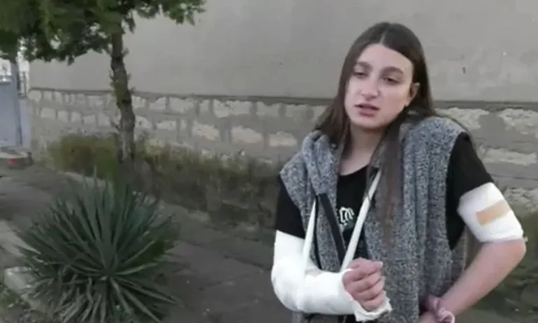 Домашни кучета нападнаха жестоко 12-годишно дете - Tribune.bg