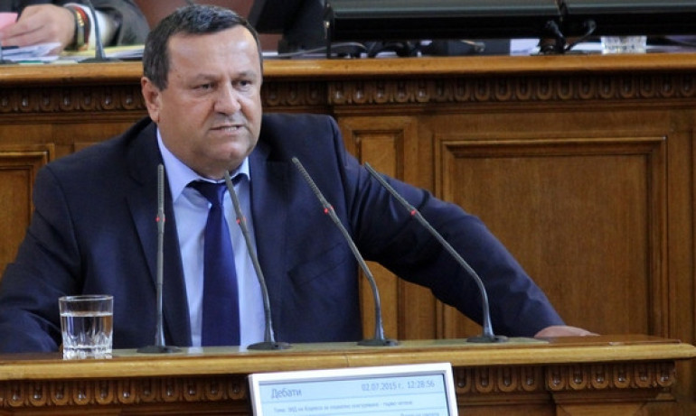 Хасан Адемов: Ако продължаваме така, площадната демокрация ще започне да диктува правилата - Tribune.bg