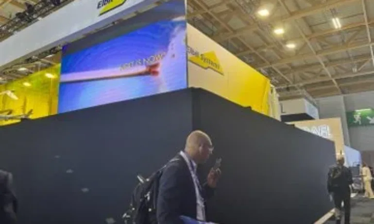 Черни стени цензурираха щандовете на израелските производители на оръжие на авиошоуто в Париж - Tribune.bg