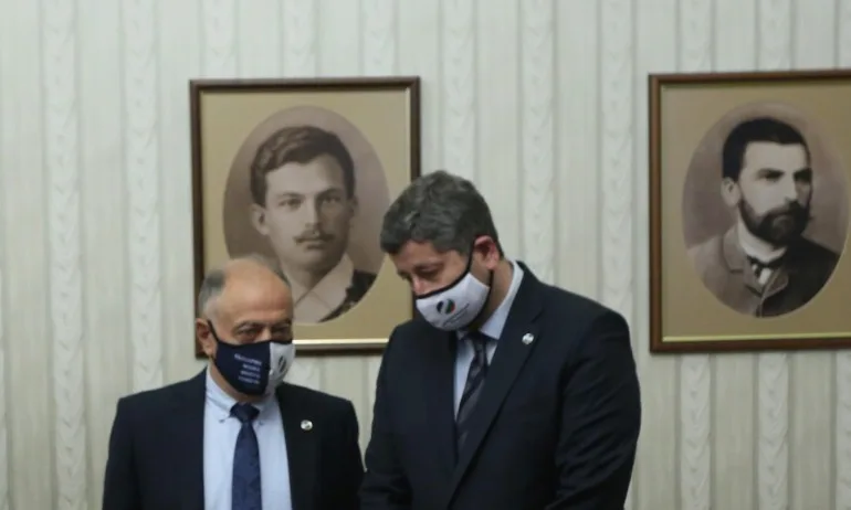 Атанас Атанасов категоричен: Не е бил в БКП и ДС, влязъл Право с изпити по История и БЕЛ - Tribune.bg