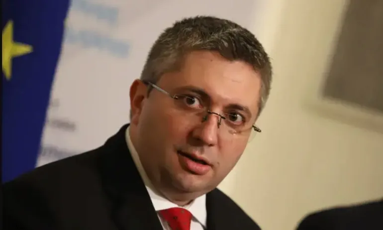 Николай Нанков: Чистенето на сняг осем пъти по-скъпо от 2020/21 г. Ето това се казва инфлация - Tribune.bg