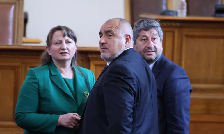 Цяла неделя текат интензивни преговори между Борисов, Петков, Василев и