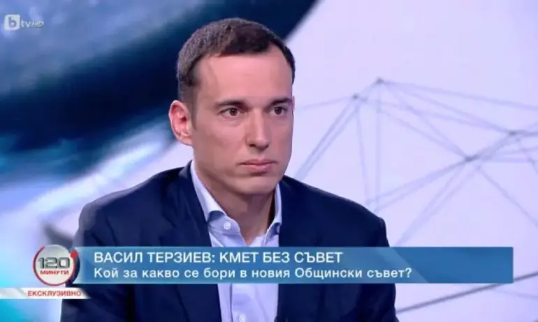 Карбовски: Васил пие вода, преглъща, не гледа водещия, глътнал е бастун. Прилича на човек, който лъже, а не може - Tribune.bg