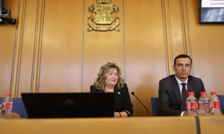 Докато умните хора транжират прасе, СОС с пети опит за избор на председател, а Терзиев се жалва от наследството на ГЕРБ - Tribune.bg