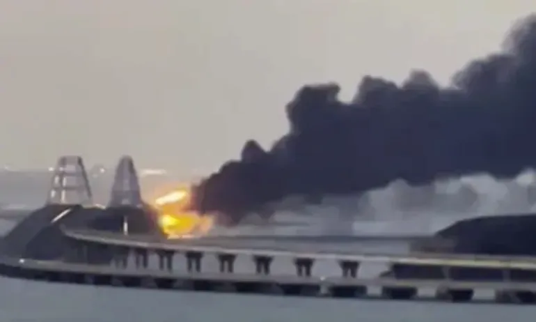 След експлозията на Кримския мост: Москва обвини Киев в тероризъм - Tribune.bg