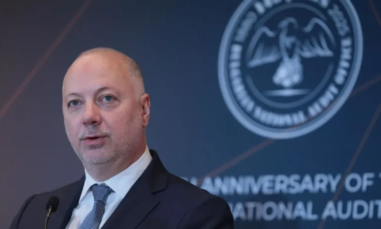 Росен Желязков: Обсъждаме няколко имена за особен управител на рафинерията в Бургас - Tribune.bg