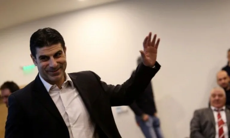 Гонзо подкрепя Сираков и свали шапка на феновете - Tribune.bg