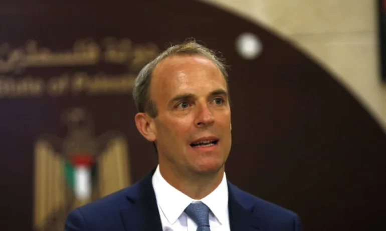 Британският вицепремиер Доминик Рааб подаде оставка - Tribune.bg