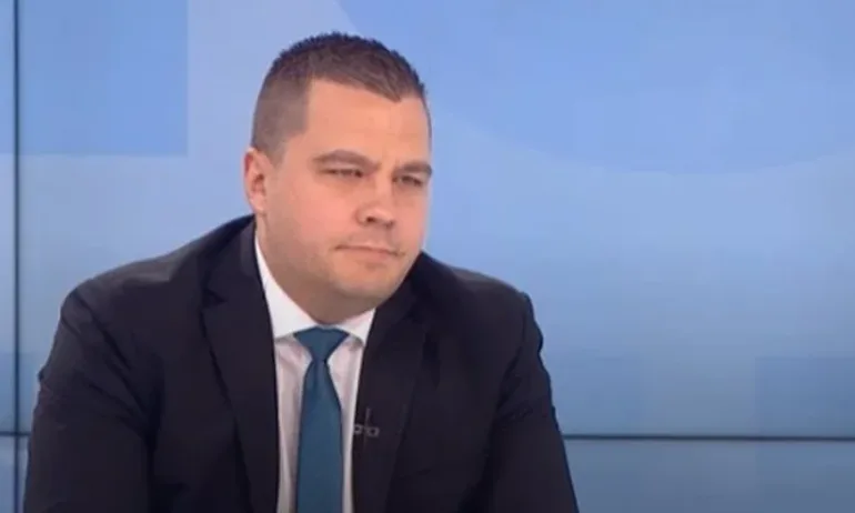 Балабанов: Колегата Цончо Ганев е изплашен от приемането на еврото, но спестяванията му са в евро - Tribune.bg