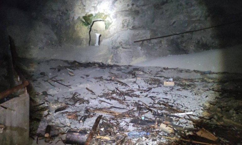 Огромни щети след наводненията в пещерата Дяволското гърло - Tribune.bg