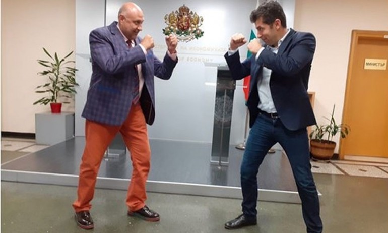 Явор Дянков разкри за тренировките на Кирил Петков, а федерацията по карате го обвинява във фалшификация - Tribune.bg