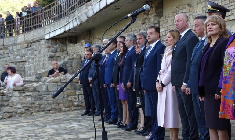 Народни представители от ГЕРБ се включиха в честванията на Деня на Независимостта във Велико Търново - Tribune.bg